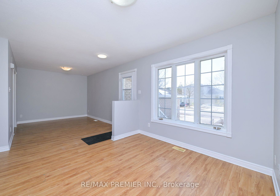 1-violet-street-barrie-ontario-s13497238