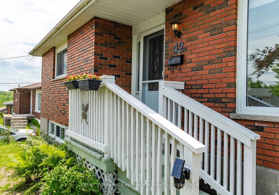 42-easton-avenue-tay-ontario-s13500294