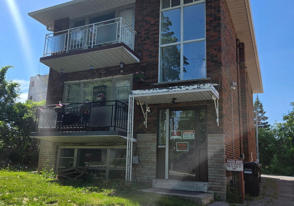 42-rose-street-barrie-ontario-s13503988