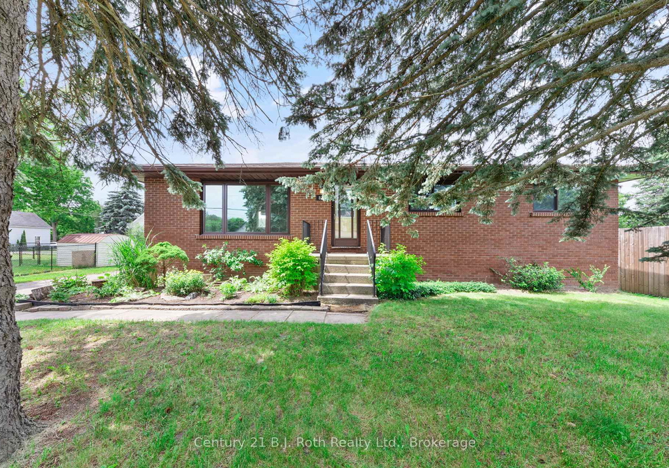 8240-93-highway-tiny-ontario-s13507240