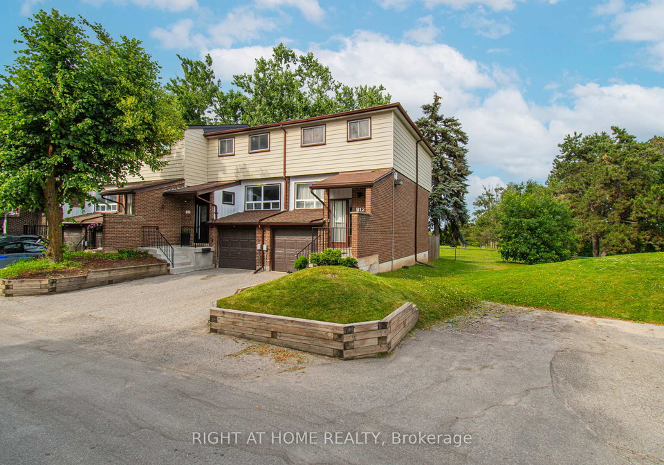 63-ferris-lane-barrie-ontario-s13507284