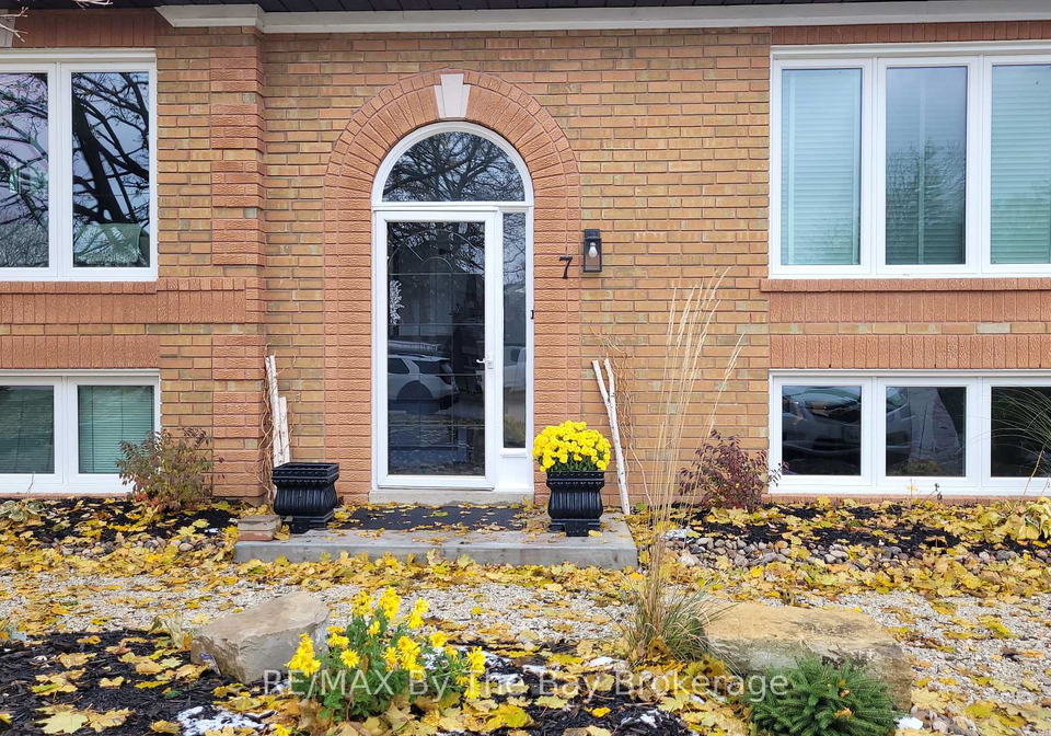 7-harbour-crescent-wasaga-beach-ontario-s13509688