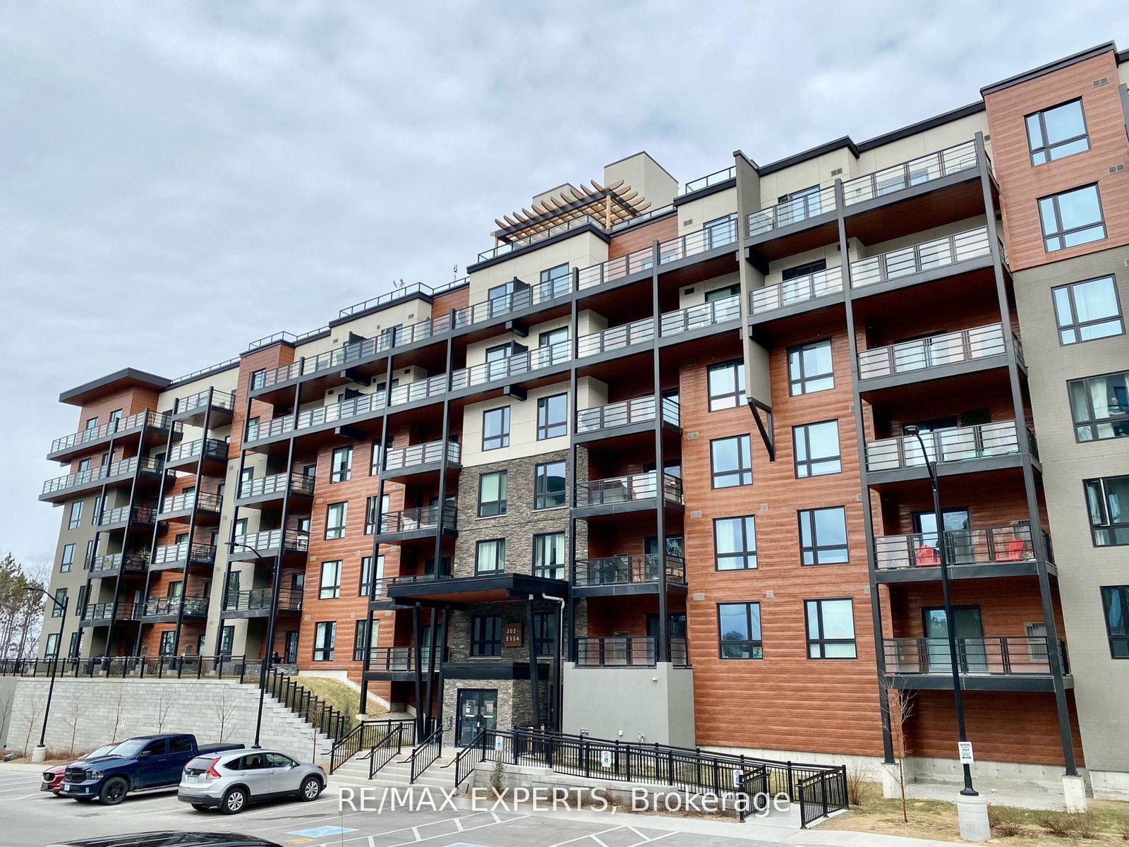 302-essa-road-barrie-ontario-s13514154