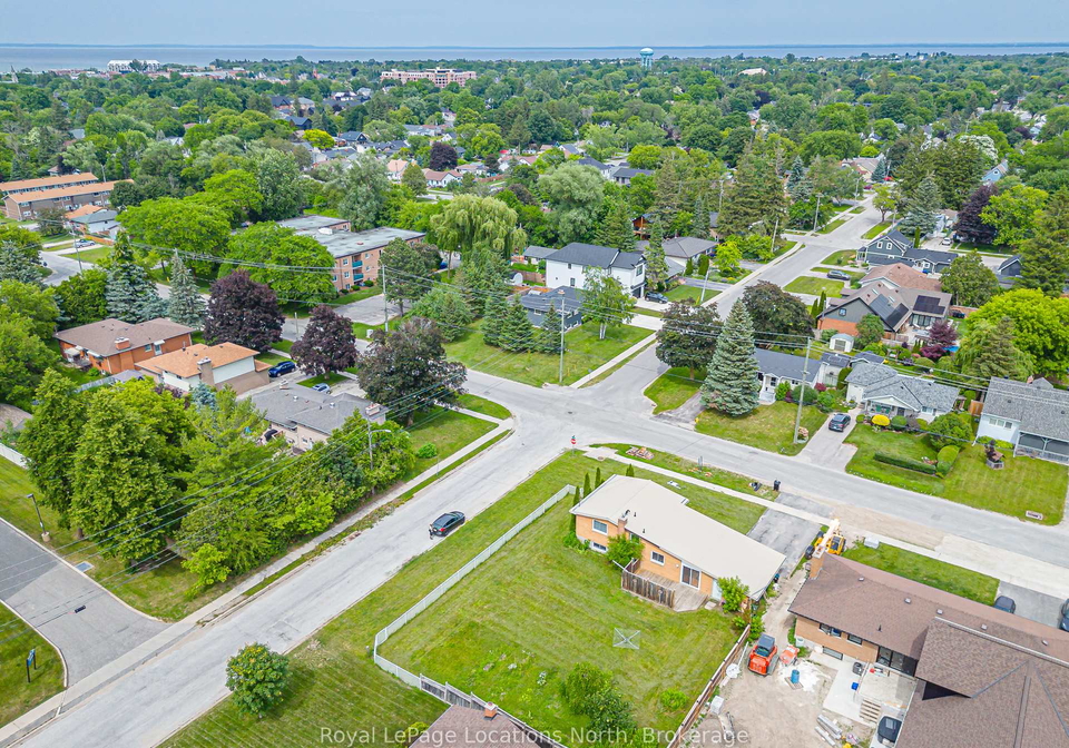 594-oak-street-collingwood-ontario-s13515080