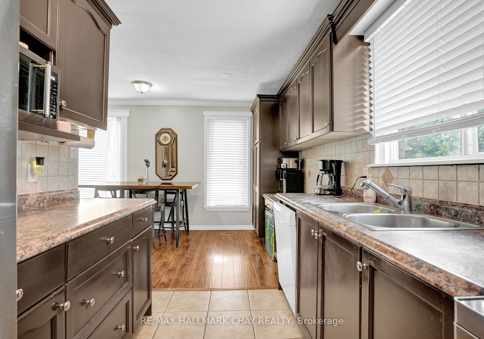 16-austen-lane-barrie-ontario-s13525564