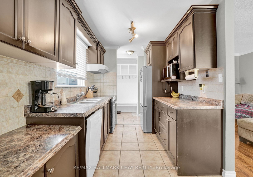 16-austen-lane-barrie-ontario-s13525564