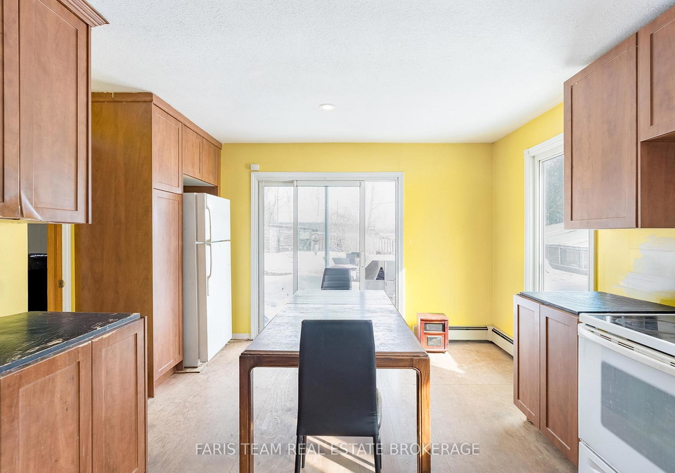 1008-rainbow-valley-road-w-springwater-ontario-s13526172