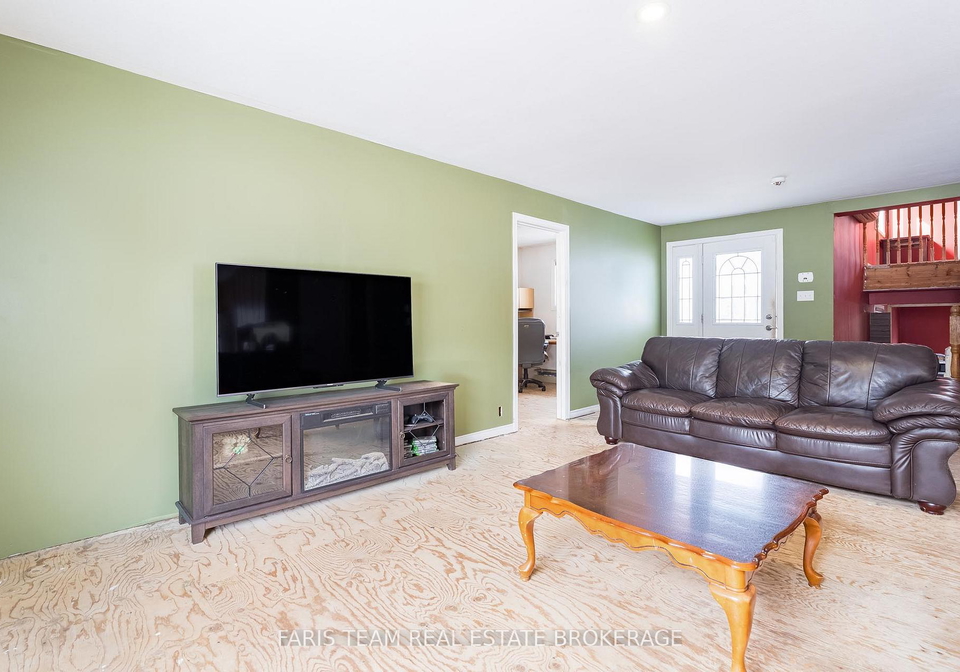 1008-rainbow-valley-road-w-springwater-ontario-s13526172