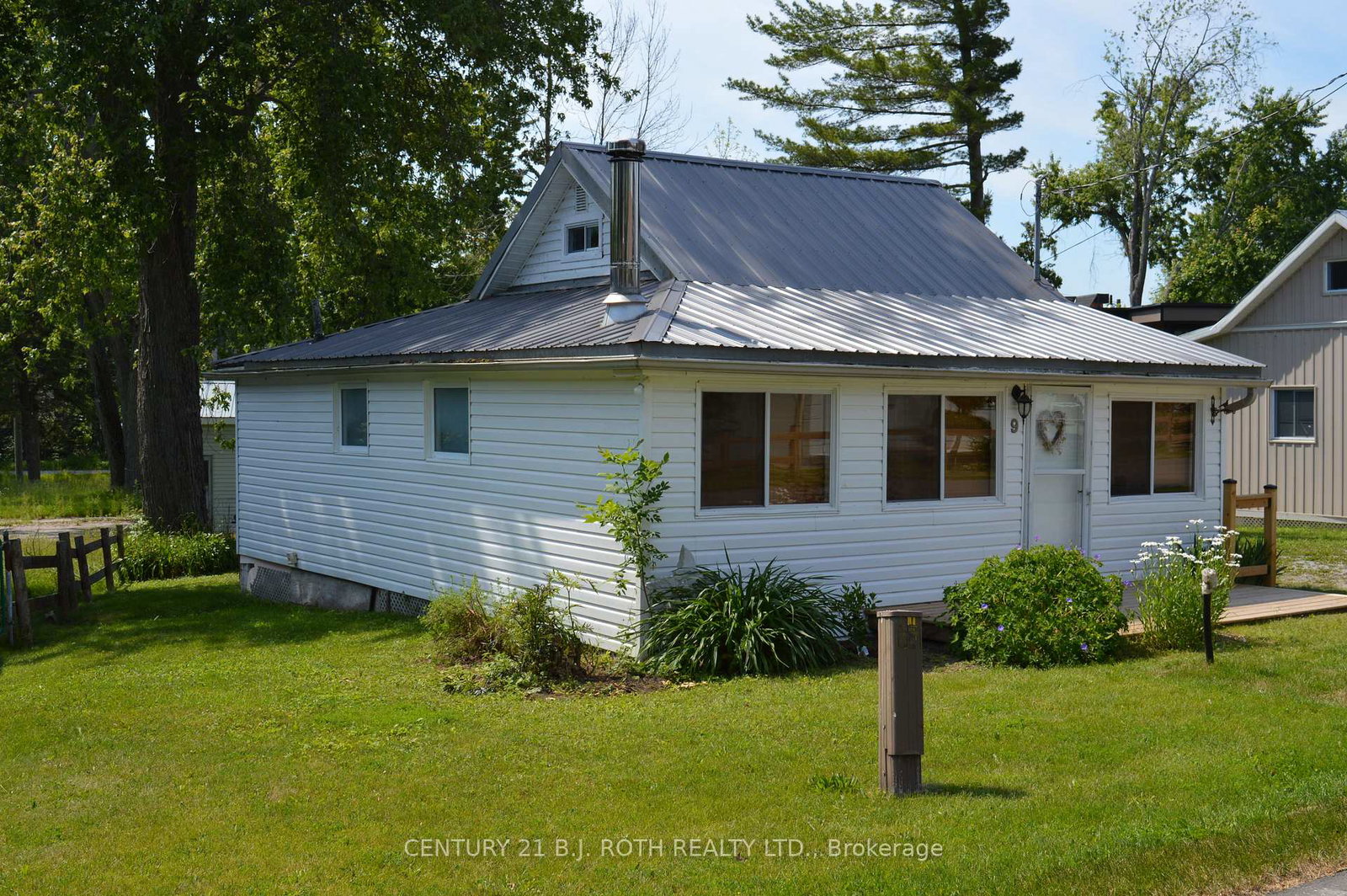 9-ridge-avenue-ramara-ontario-s13528118