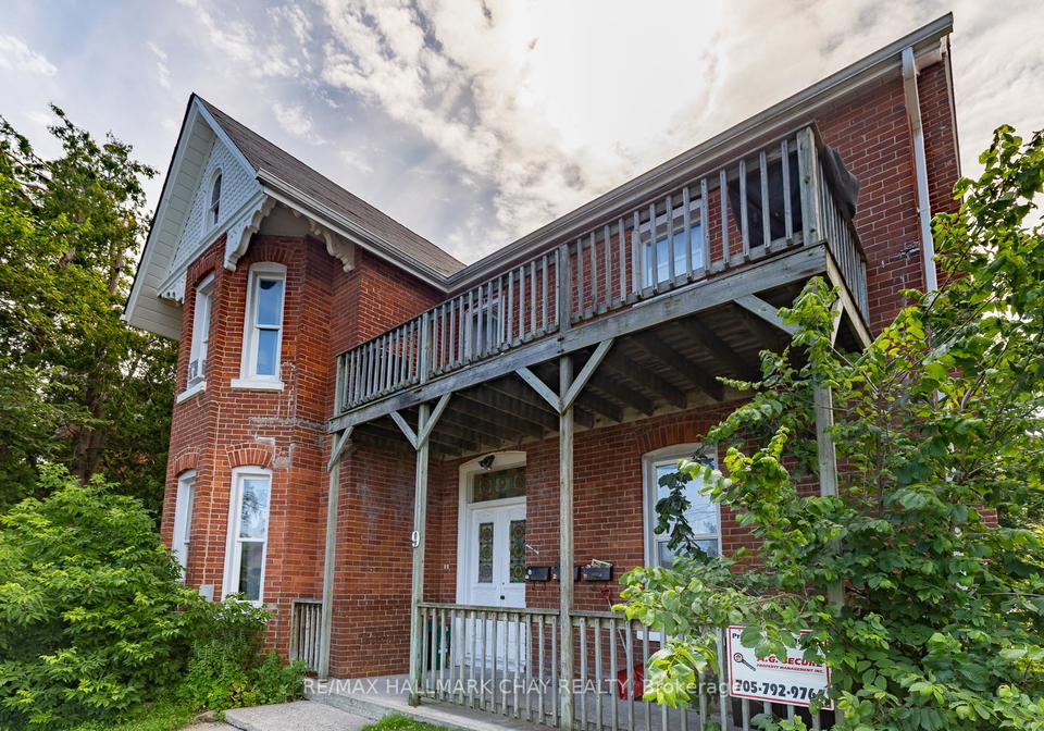 9-penetang-street-barrie-ontario-s13533376