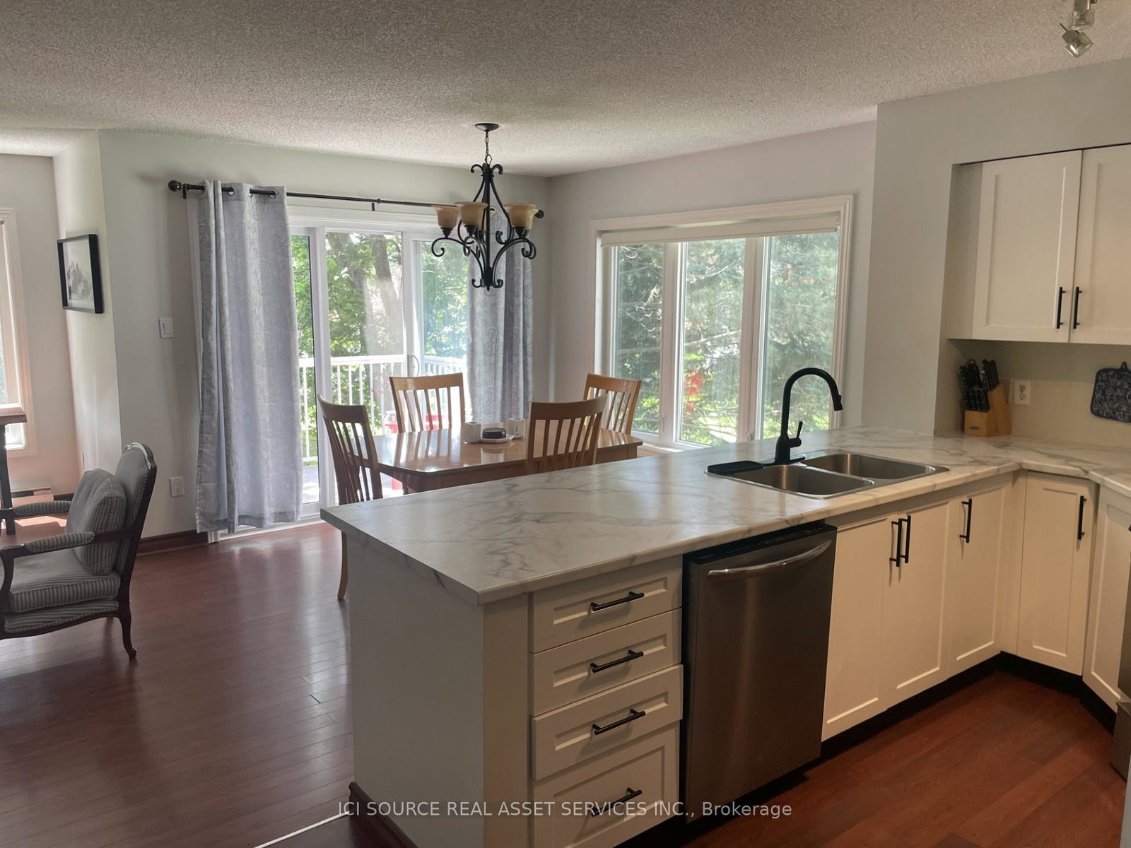 18-ramblings-way-collingwood-ontario-s13536328