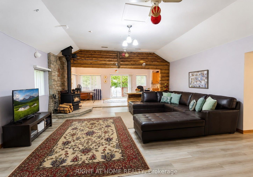5470-penetanguishene-road-springwater-ontario-s13537462