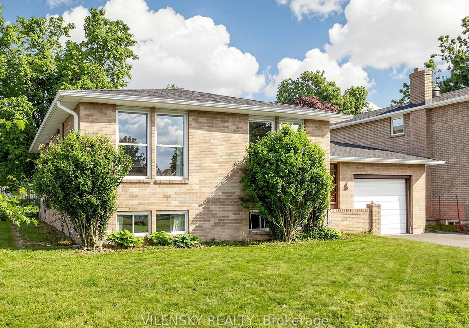 1-oriole-court-barrie-ontario-s13538906
