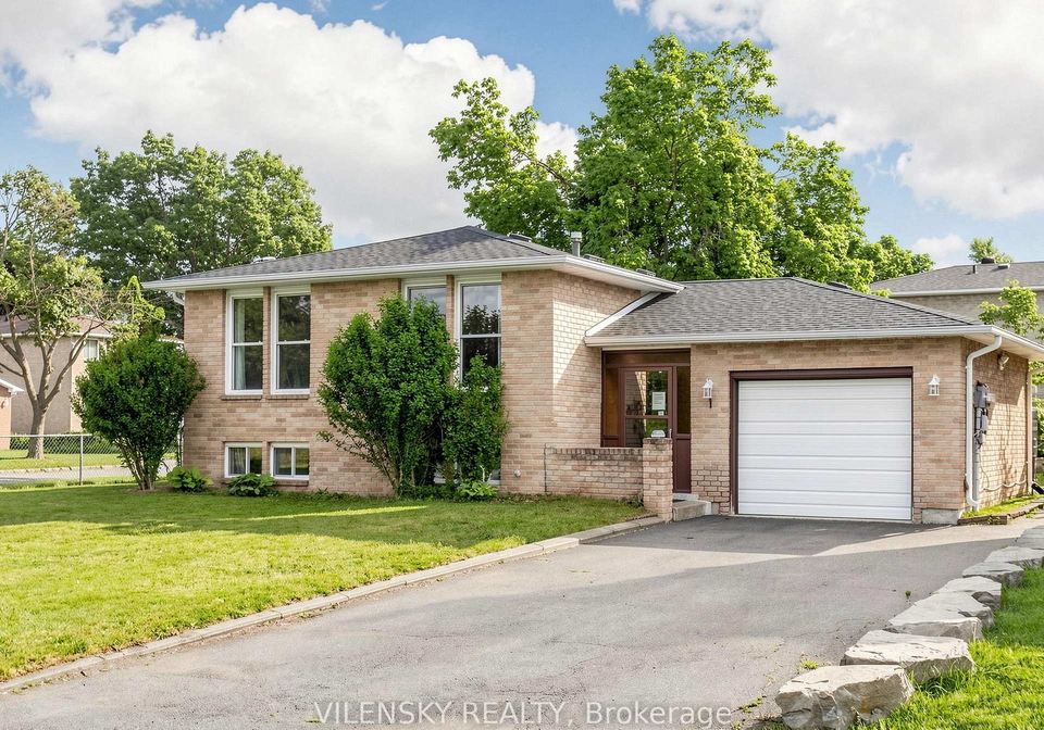 1-oriole-court-barrie-ontario-s13538906
