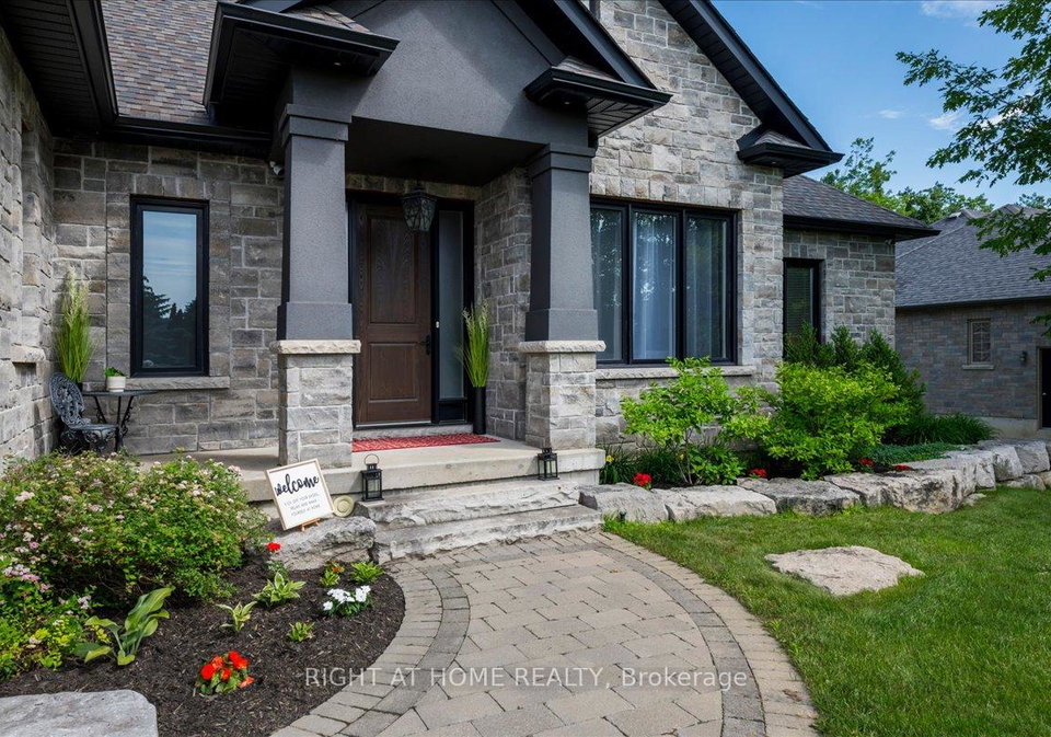 8-lloyd-cook-drive-w-springwater-ontario-s13542434