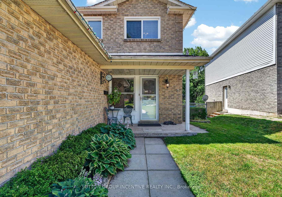 26-fox-run-barrie-ontario-s13542792