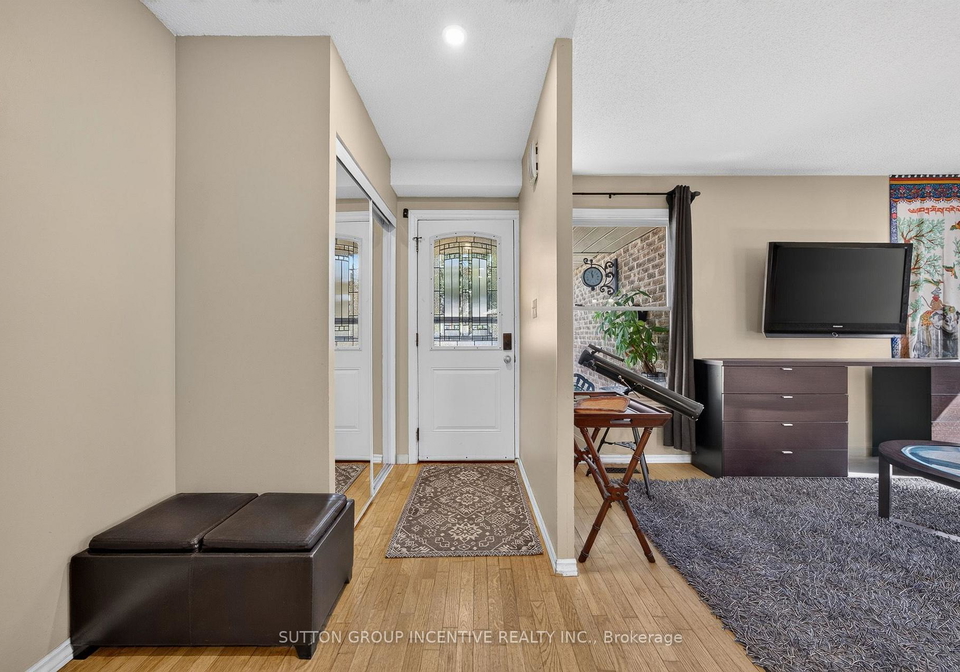26-fox-run-barrie-ontario-s13542792
