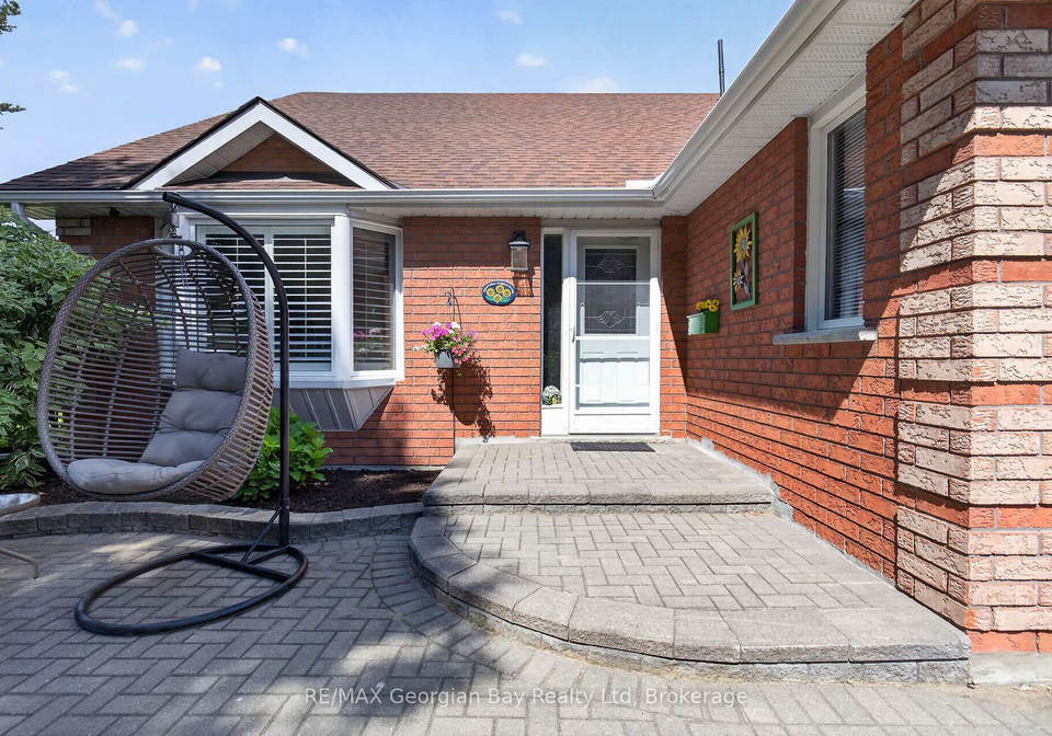 90-burke-street-penetanguishene-ontario-s13544356