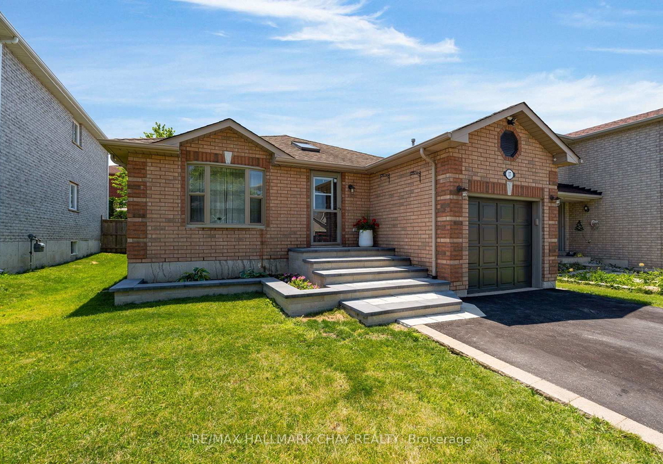 17-benjamin-lane-barrie-ontario-s13544898