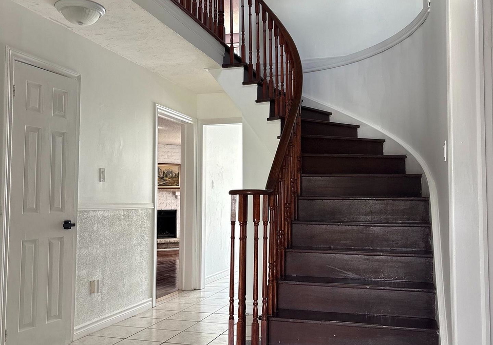 195-johnson-street-barrie-ontario-s13551638