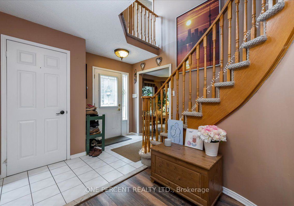 194-w-livingstone-street-w-barrie-ontario-s13552718