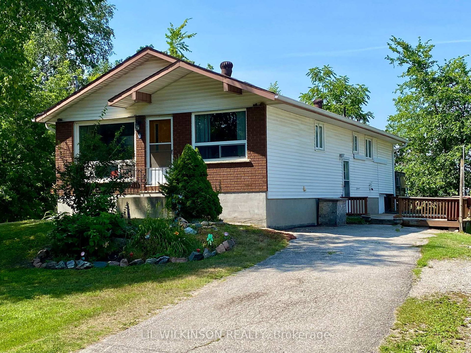 4-sunset-crescent-severn-ontario-s13558032