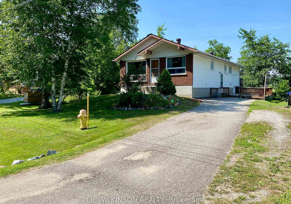 4-sunset-crescent-severn-ontario-s13558032