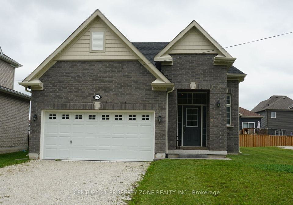 227-mowat-street-n-clearview-ontario-s13558558