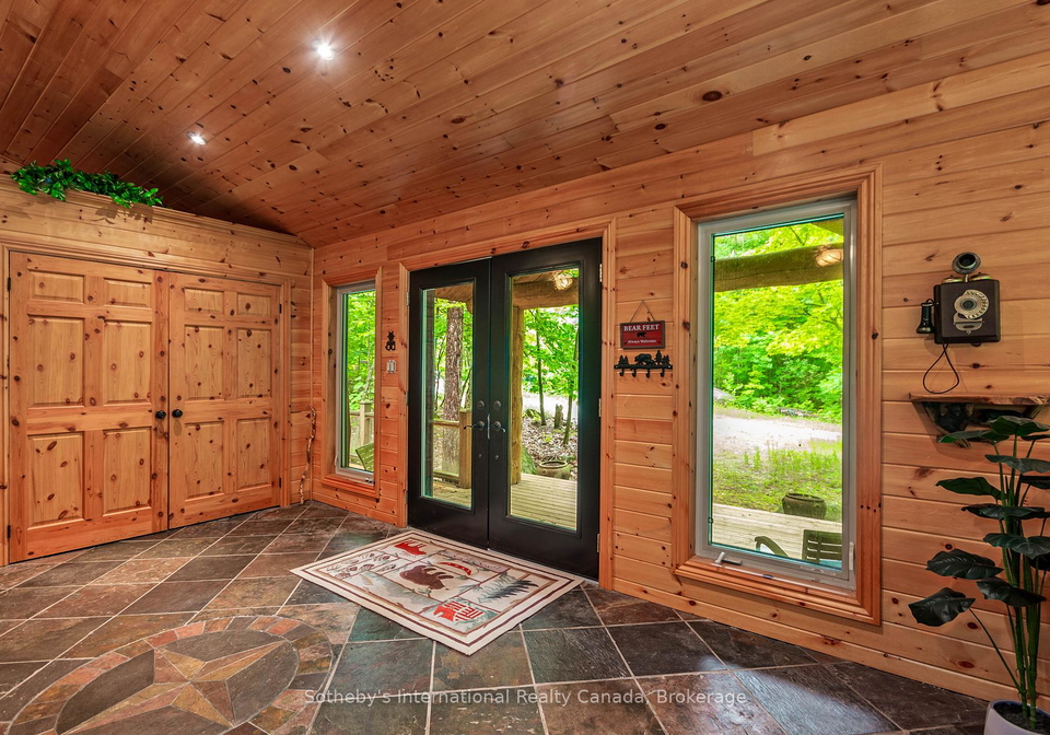 4-amik-lane-christian-island-30-ontario-s13560396