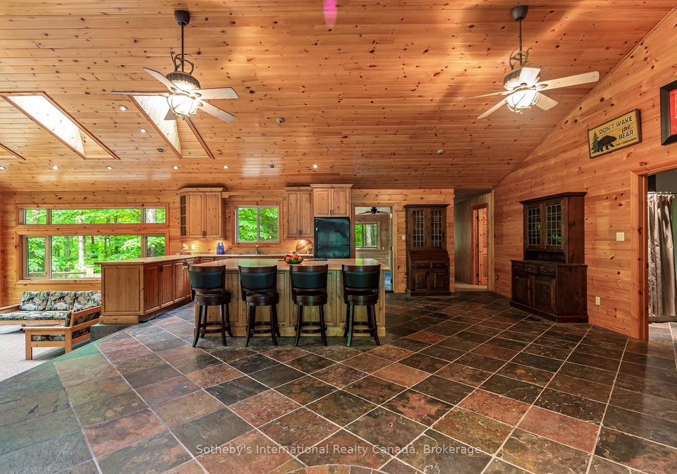 4-amik-lane-christian-island-30-ontario-s13560396