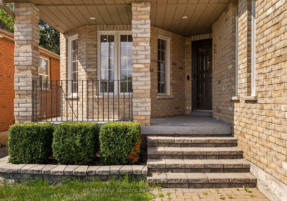 144-country-lane-barrie-ontario-s13560424