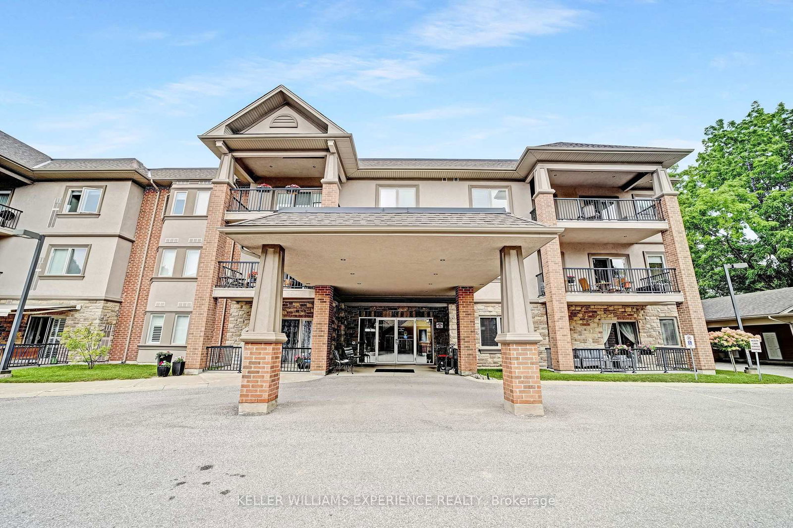 19b-yonge-street-n-springwater-ontario-s13561312