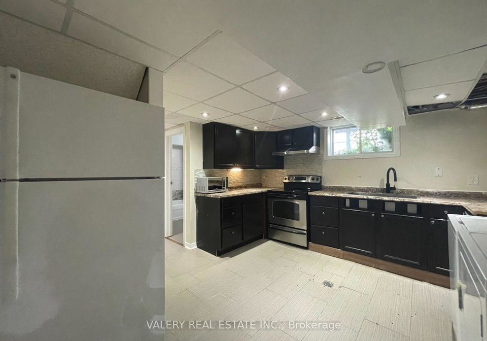 73-hickling-trail-barrie-ontario-s13563630
