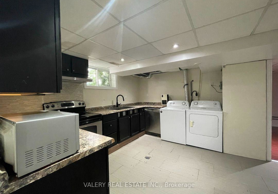 73-hickling-trail-barrie-ontario-s13563630