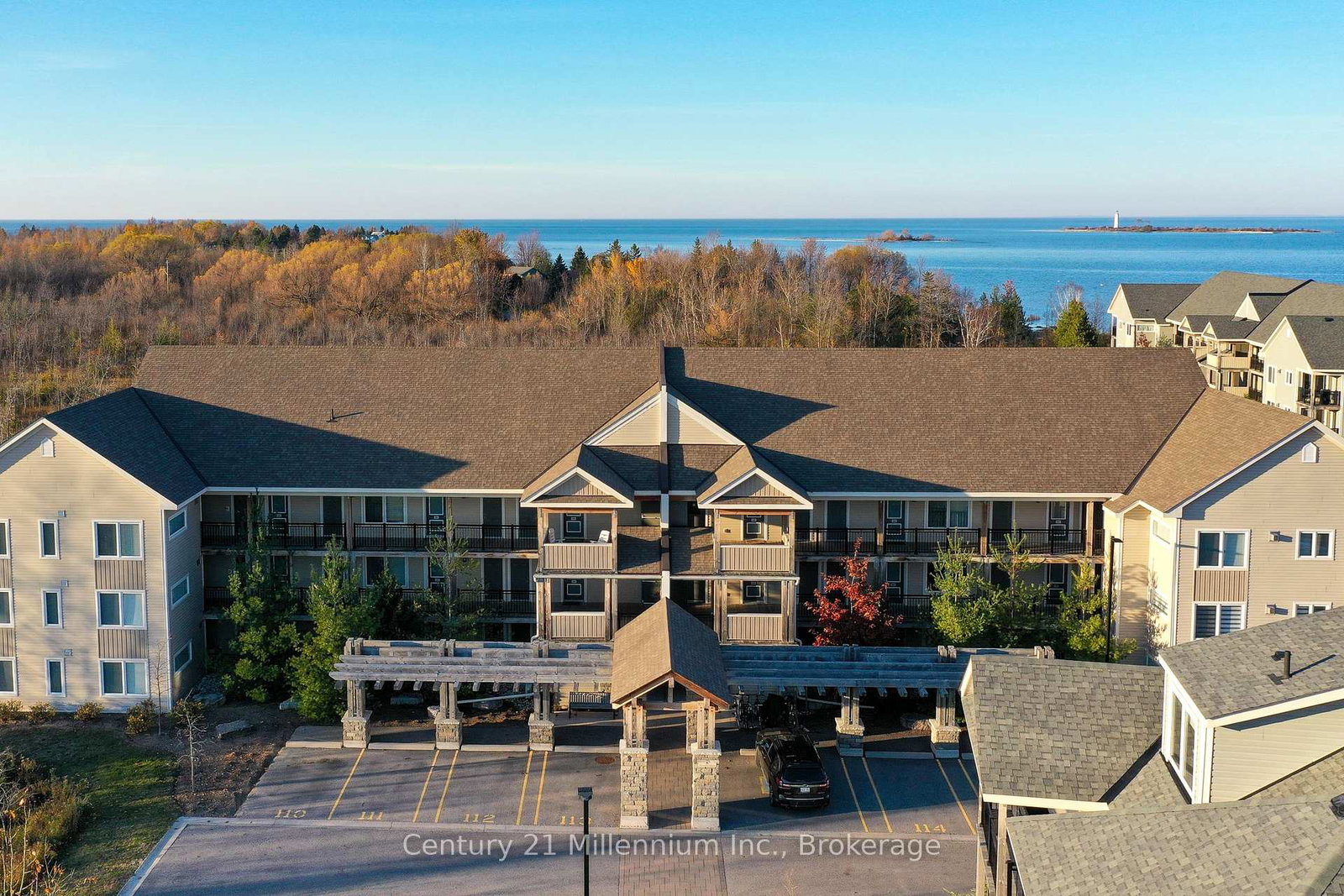 6-anchorage-crescent-collingwood-ontario-s13565502
