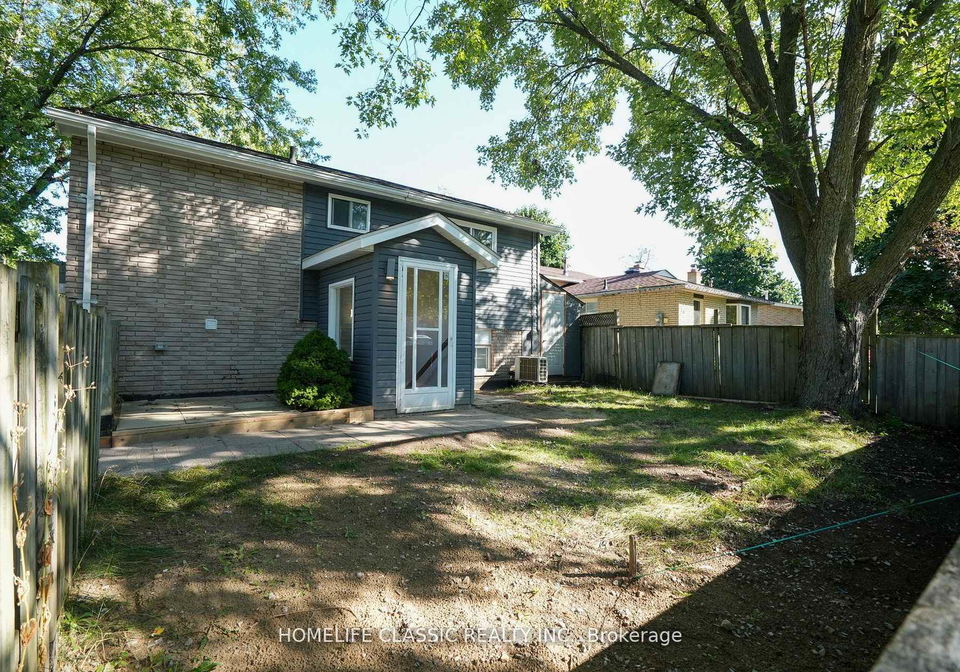 100-chaucer-crescent-barrie-ontario-s13566392
