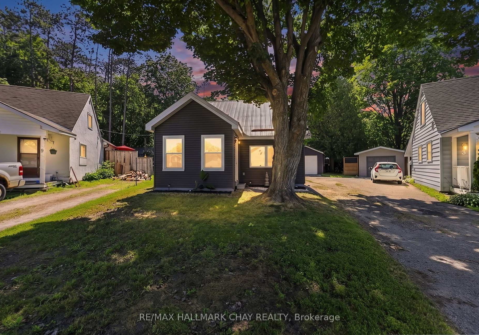 7-victory-crescent-penetanguishene-ontario-s13568862