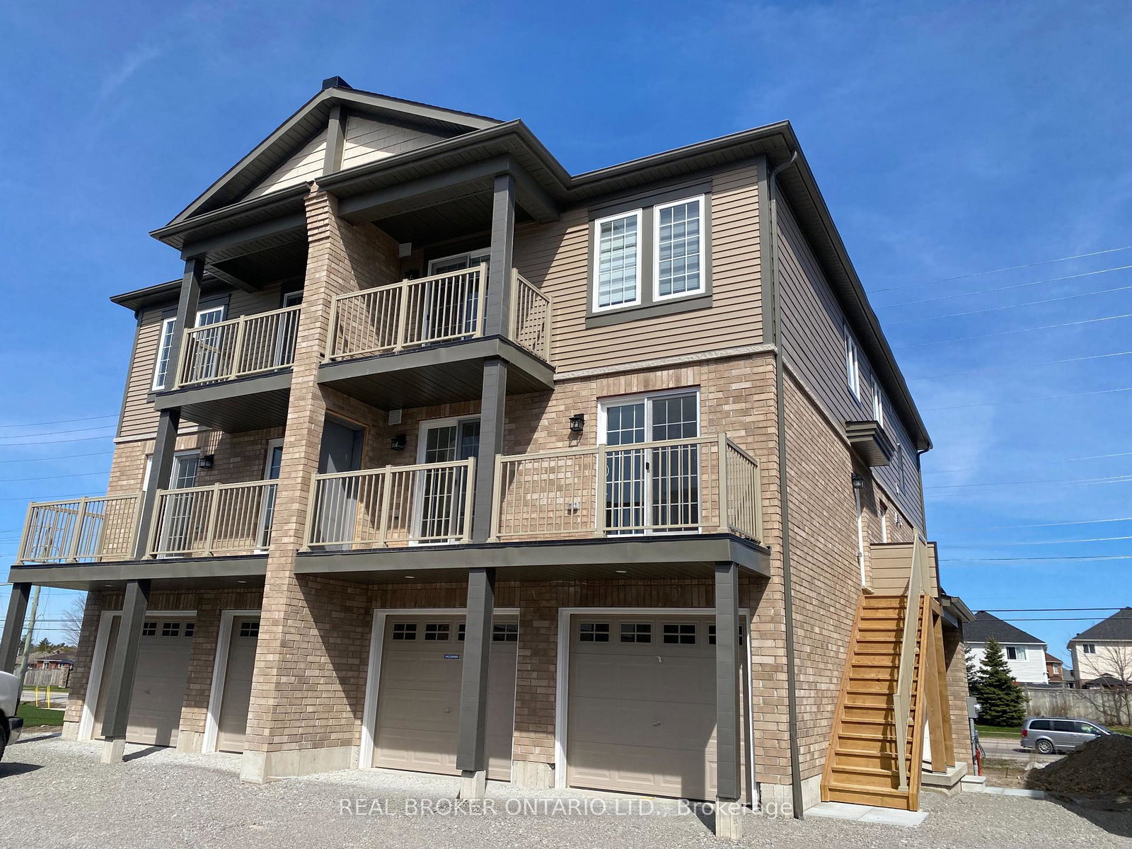 31a-pumpkin-corner-crescent-barrie-ontario-s13573026