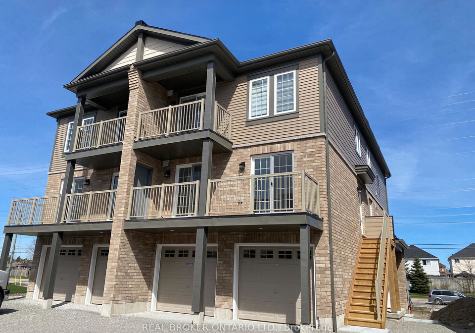 31a-pumpkin-corner-crescent-barrie-ontario-s13573026