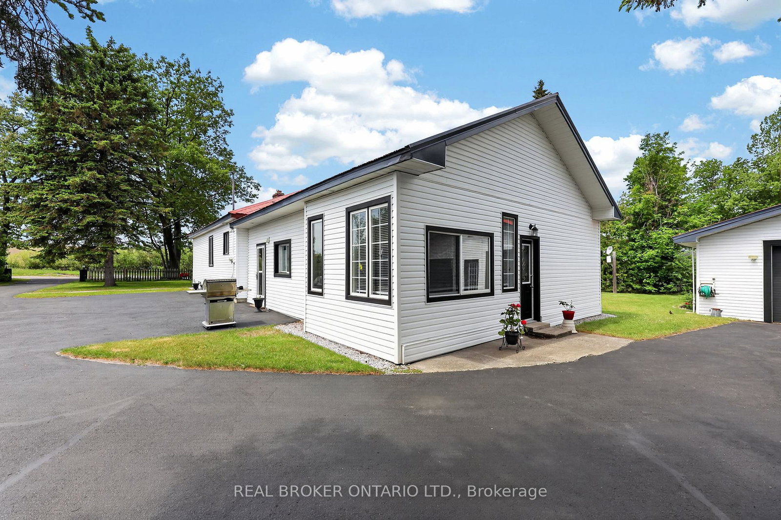 4675-uhthoff-line-orillia-ontario-s13573530