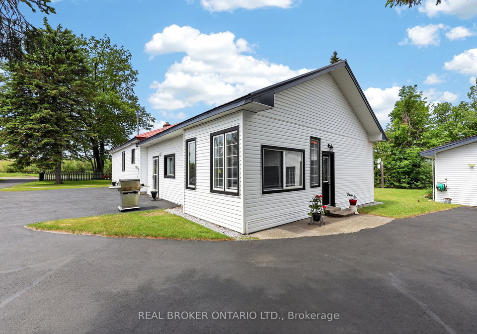 4675-uhthoff-line-orillia-ontario-s13573530