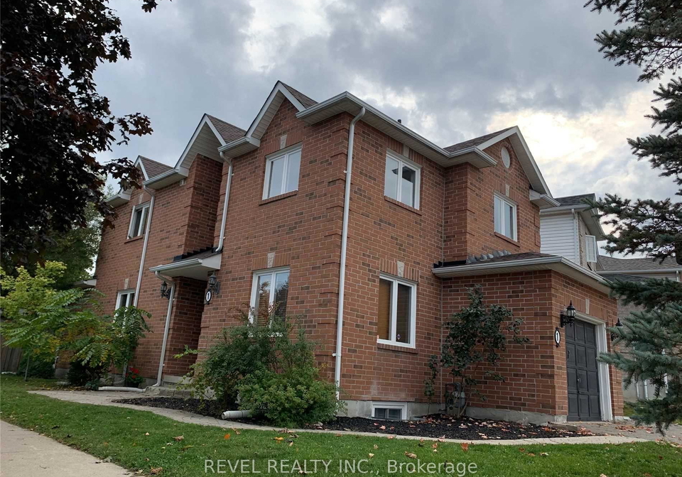 1-bates-court-barrie-ontario-s13574420