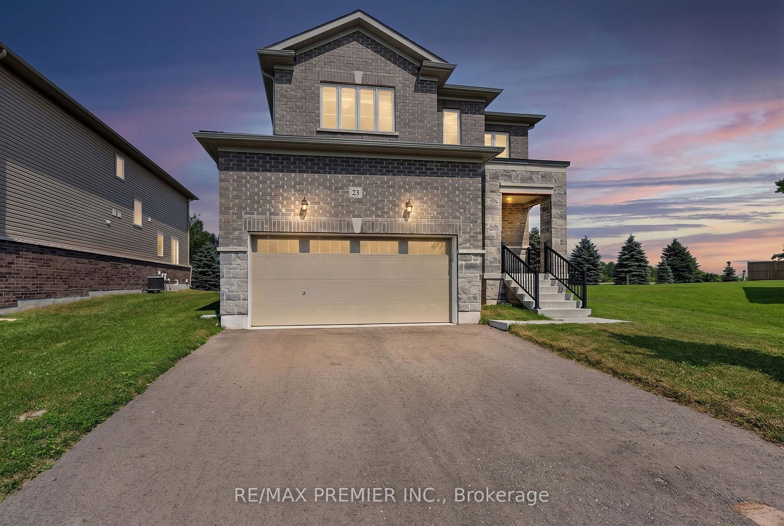 23-autumn-drive-wasaga-beach-ontario-s13575104