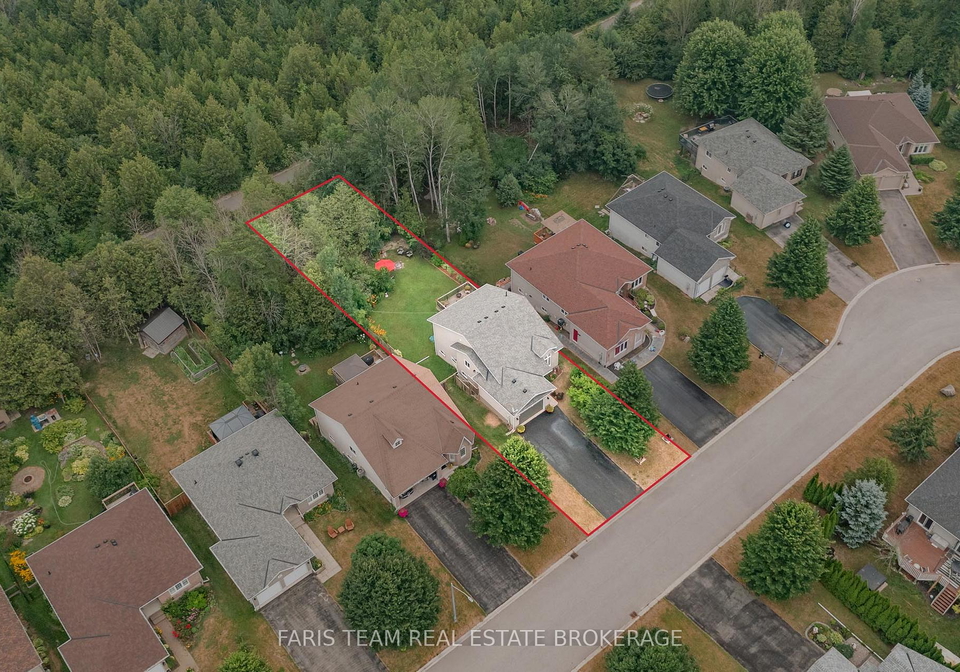 47-georgias-walk-tay-ontario-s13575438