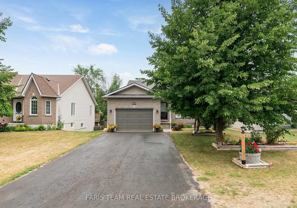 47-georgias-walk-tay-ontario-s13575438