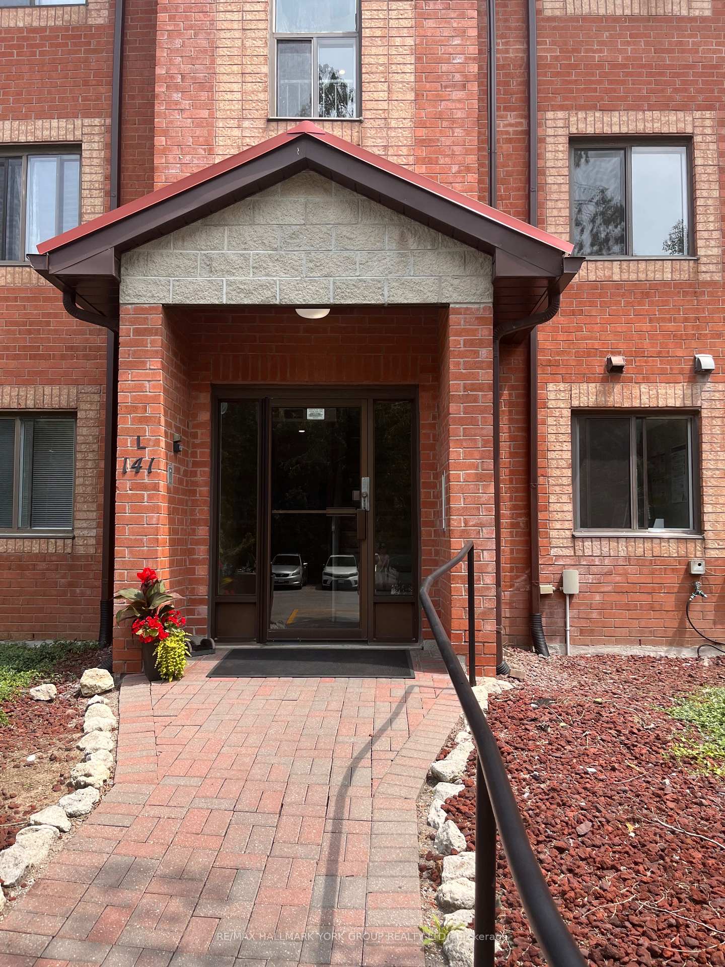 141-edgehill-drive-barrie-ontario-s13578950