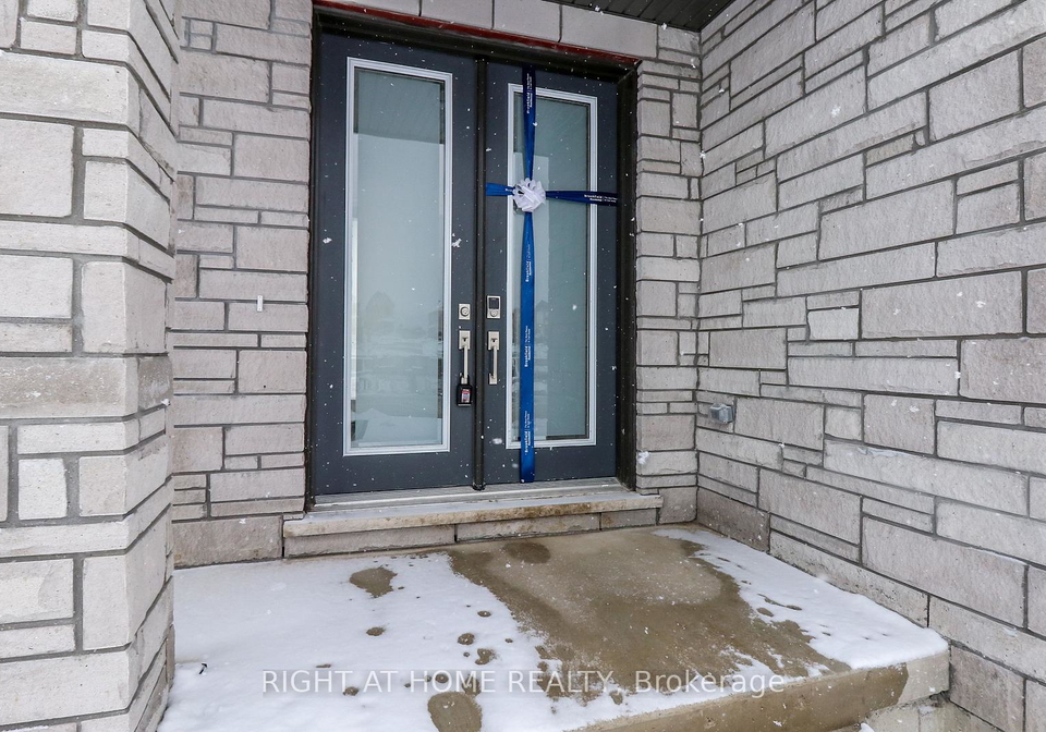 18-periwinkle-road-springwater-ontario-s13579292