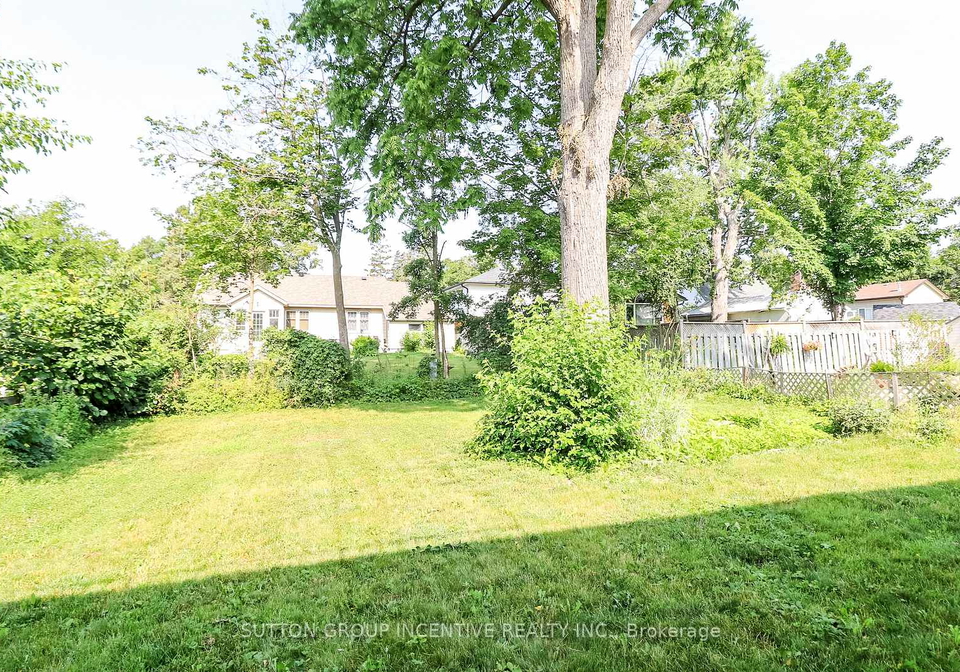 16-varden-crescent-barrie-ontario-s13581104