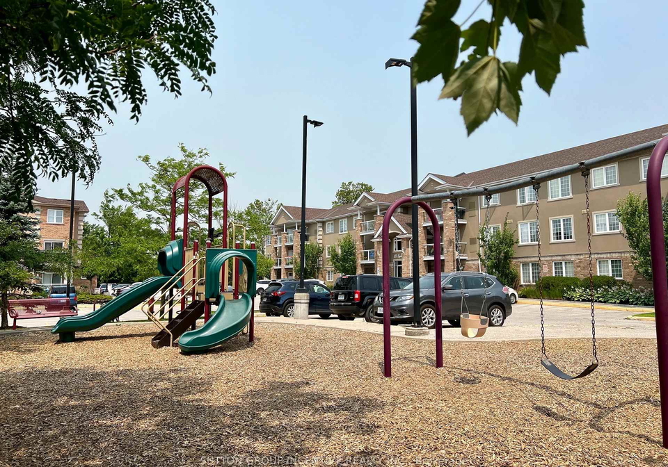 137-sydenham-wells-barrie-ontario-s13582516