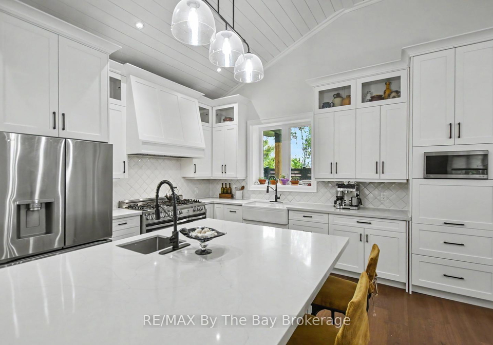 208-thomas-street-clearview-ontario-s13583942